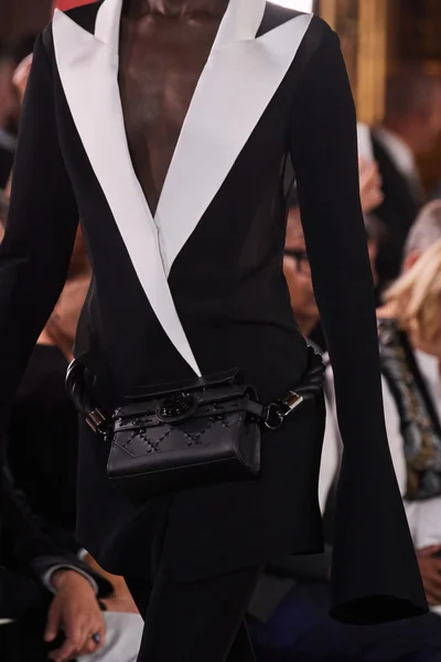Look 270